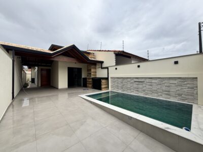Cidade nova Peruíbe | LINDA! Térrea, NOVA, área gourmet e piscina