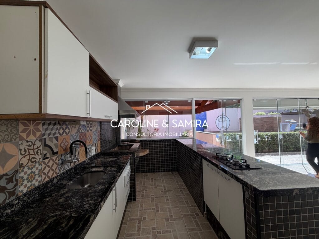 Residência de alto padrão construída em dois terrenos, na melhor região residencial do Centro de Peruíbe - foto 47