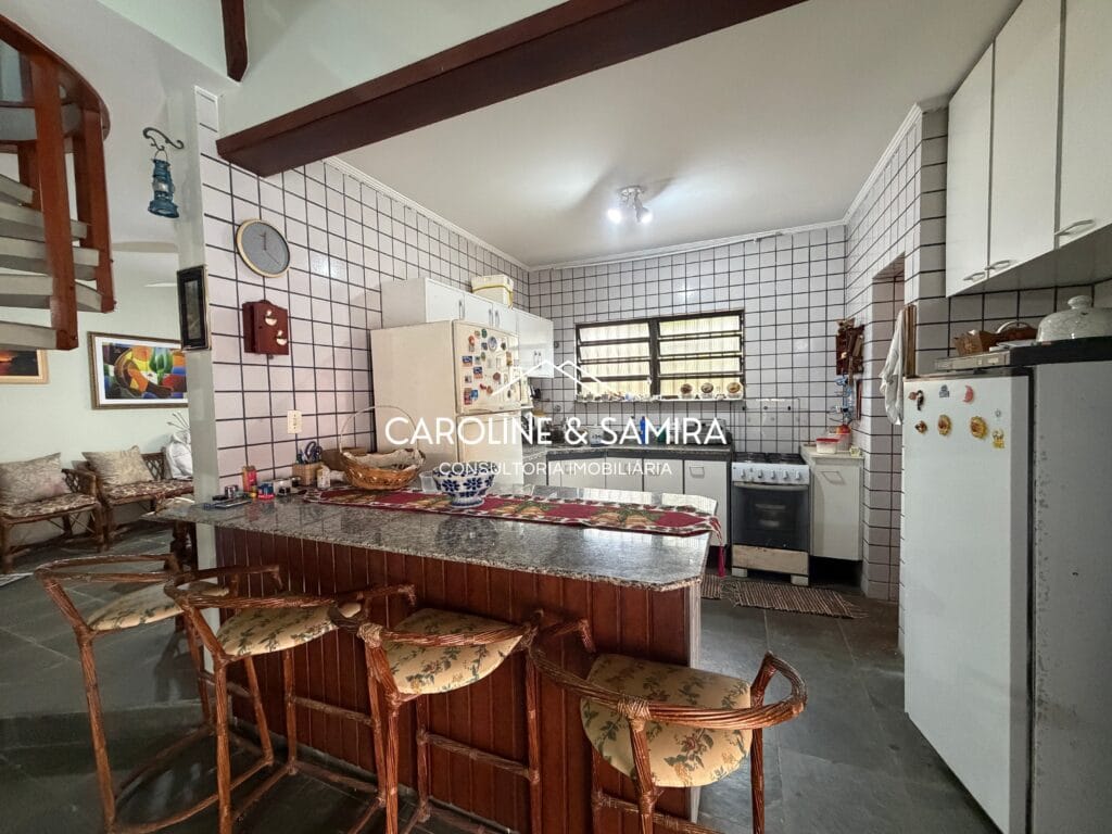 Casa incrível com 360m de terreno a apenas 700m do mar! - foto 14