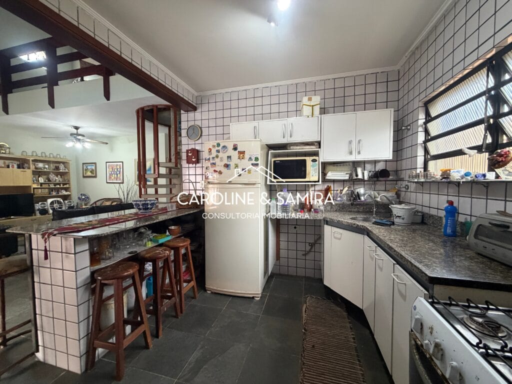 Casa incrível com 360m de terreno a apenas 700m do mar! - foto 17