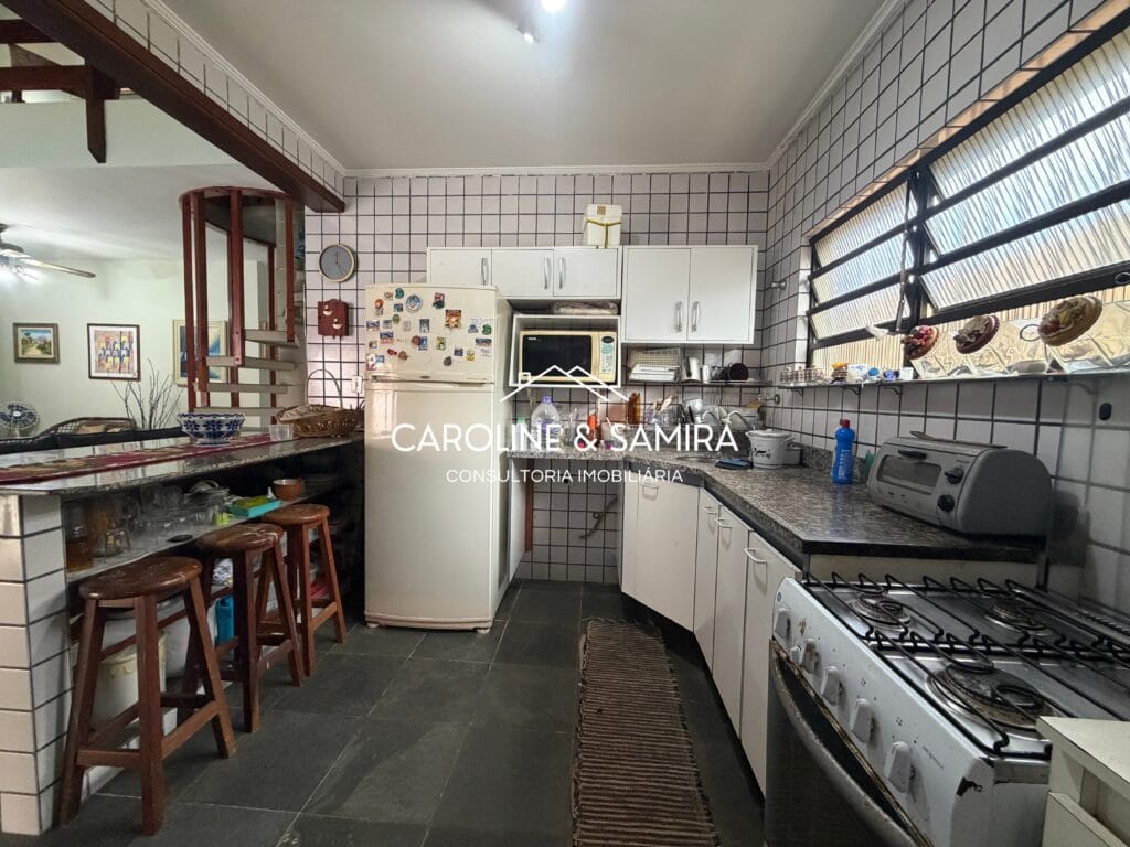 Casa incrível com 360m de terreno a apenas 700m do mar! - foto 19