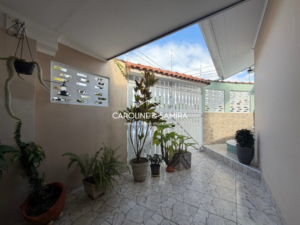 Casa térrea de esquina com piscina a apenas 850 metros da praia – R$ 380.000 - foto 3