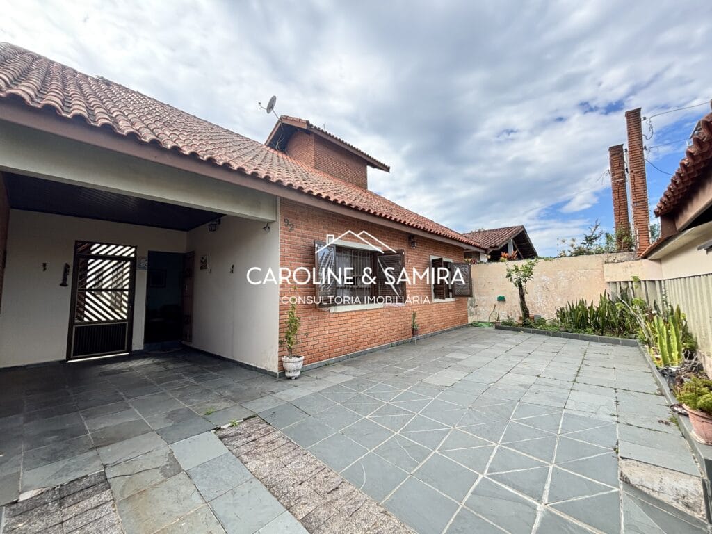 Casa incrível com 360m de terreno a apenas 700m do mar! - foto 1