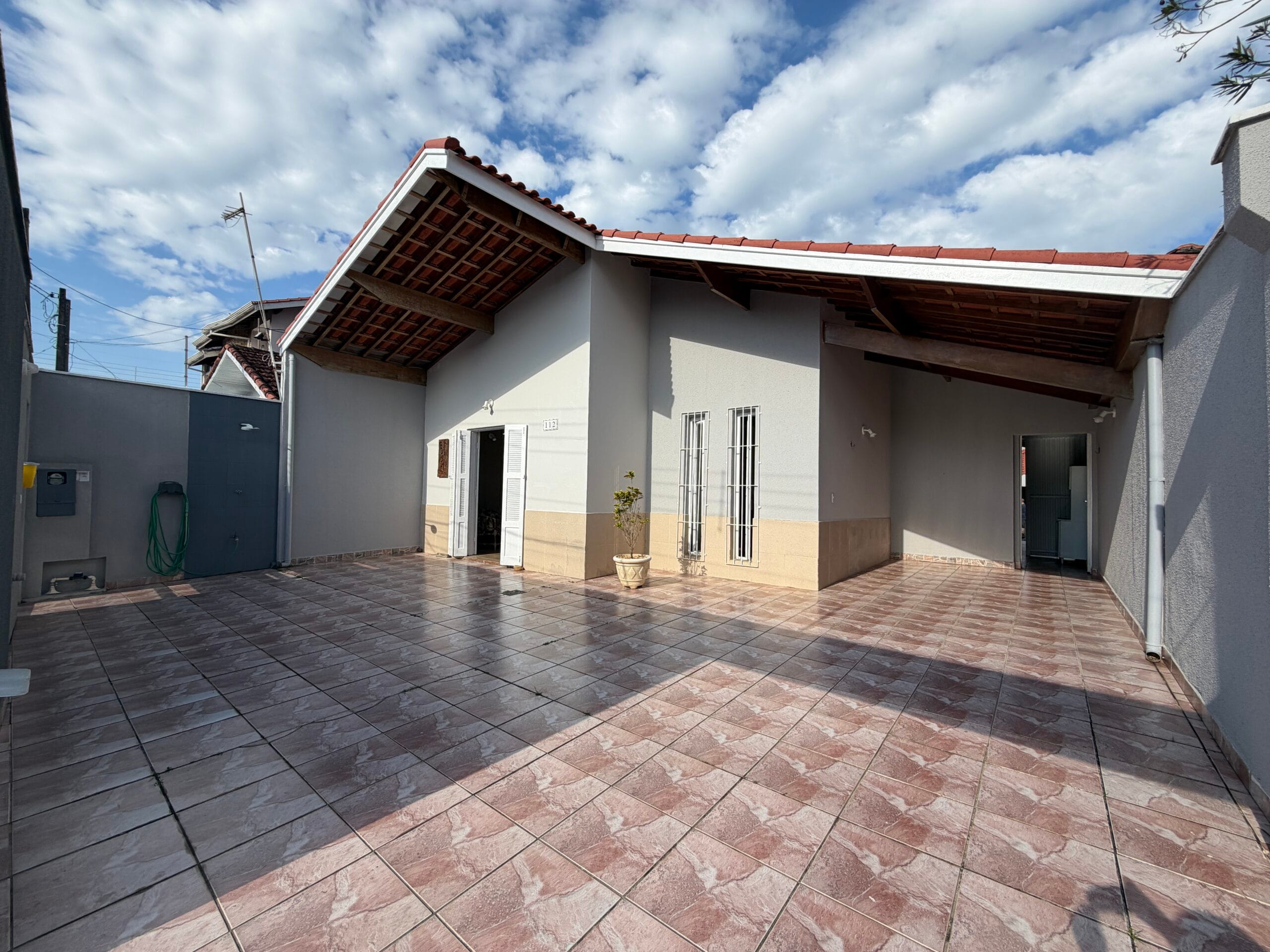 Casa térrea a 300m do mar no Barra de Jangadas