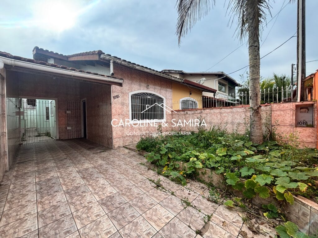 Casa Térrea com 2 dorm, no bairro Arpoador a 900m do mar - foto 1
