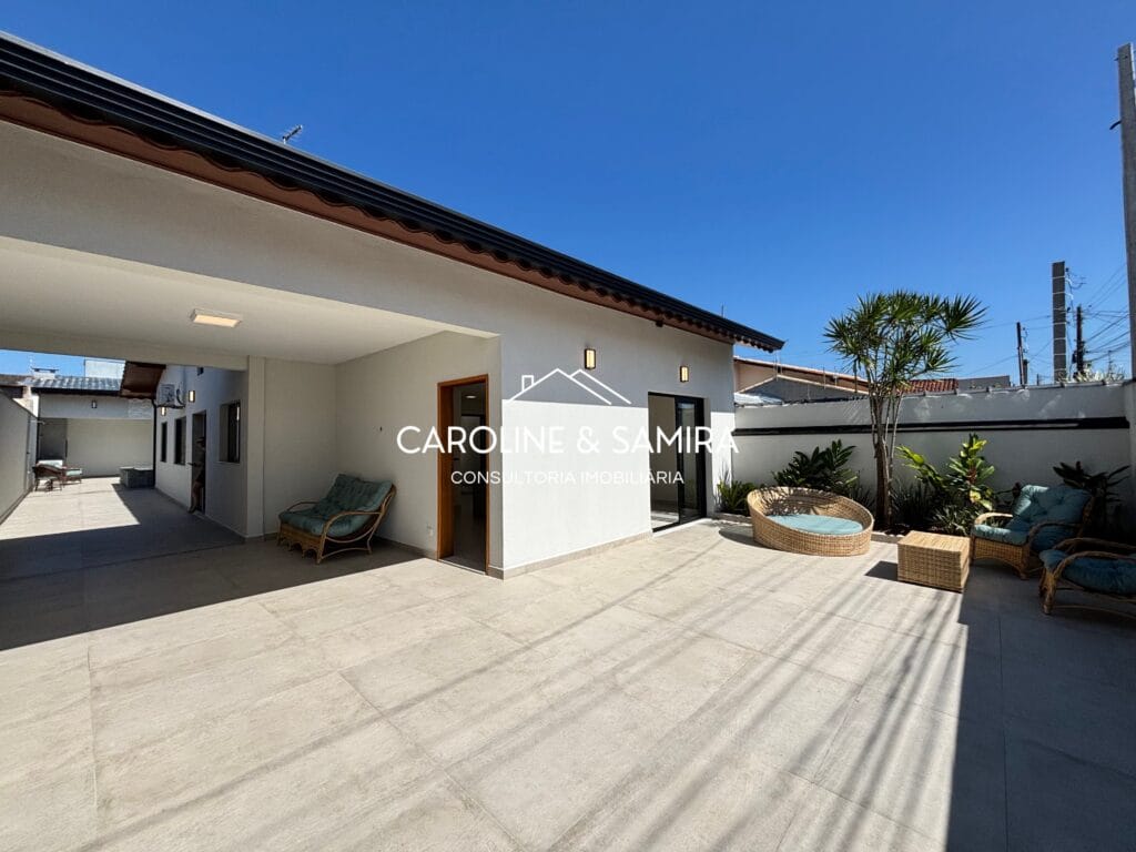 Casa Térrea de Alto Padrão à Venda na Cidade Nova Peruíbe | 800m do Mar - foto 2