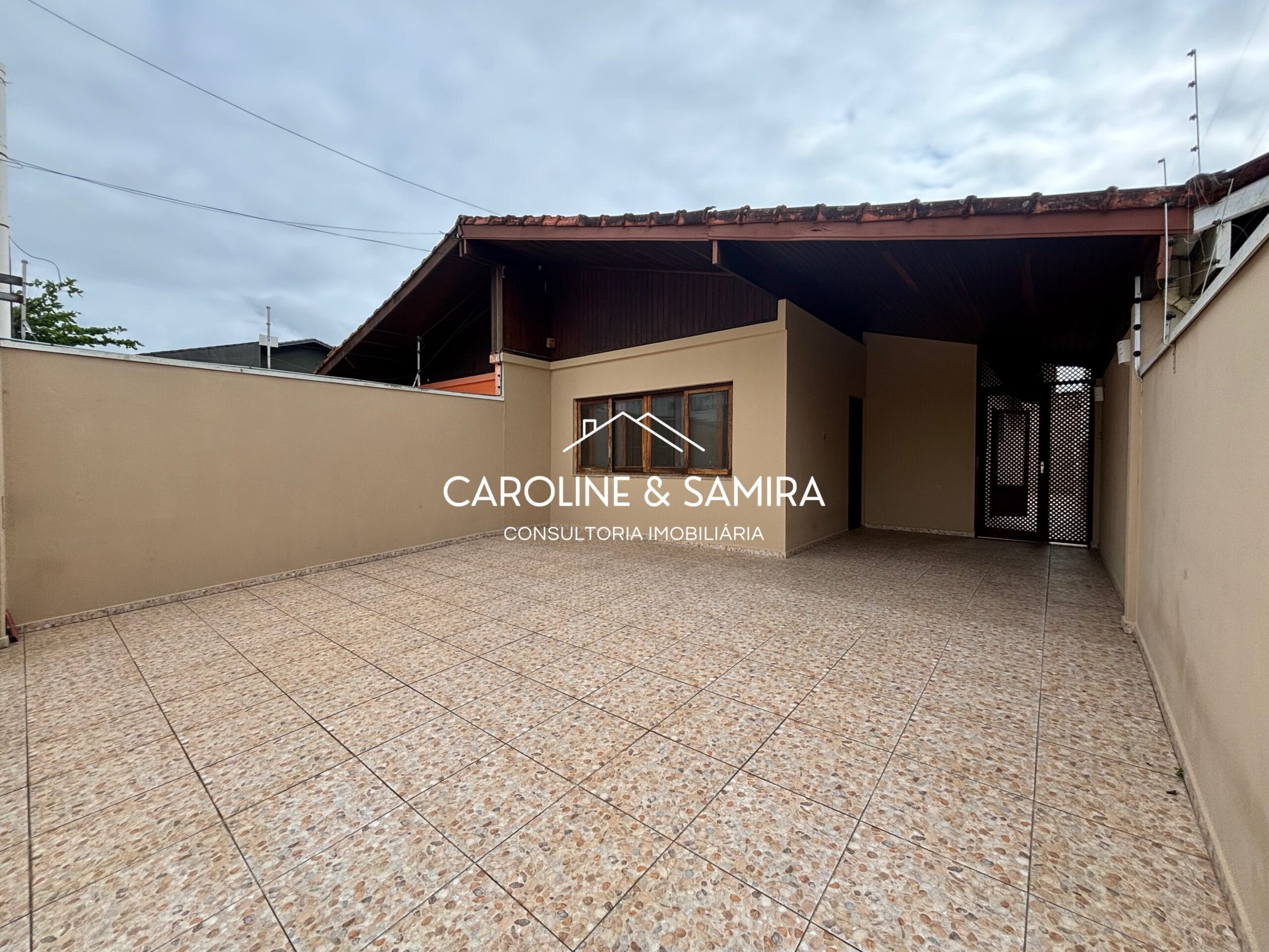 Casa térrea a 600m do mar – São João Batista, Peruíbe/SP