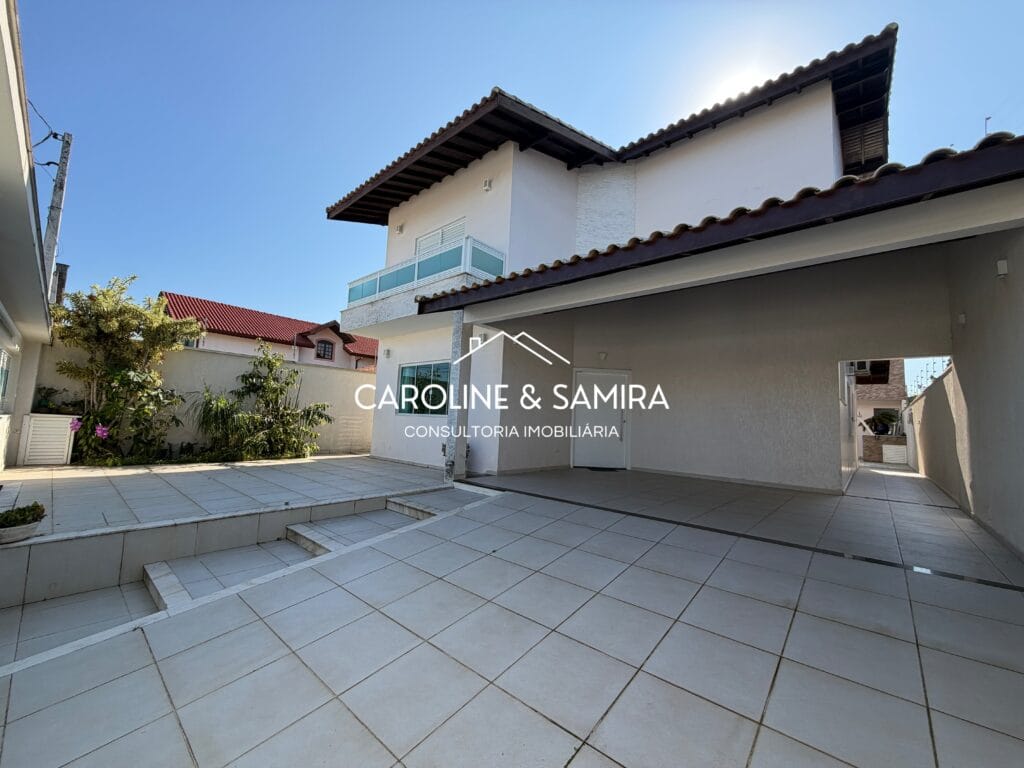 Sobrado pronto pra morar a 700m do mar com 299m² - foto 1