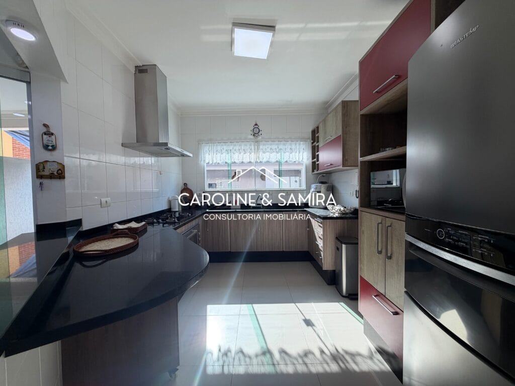Sobrado pronto pra morar a 700m do mar com 299m² - foto 18
