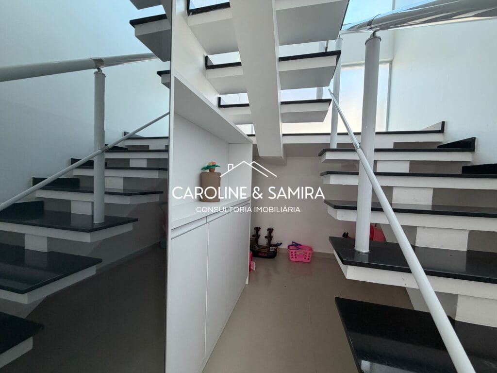 Sobrado pronto pra morar a 700m do mar com 299m² - foto 28