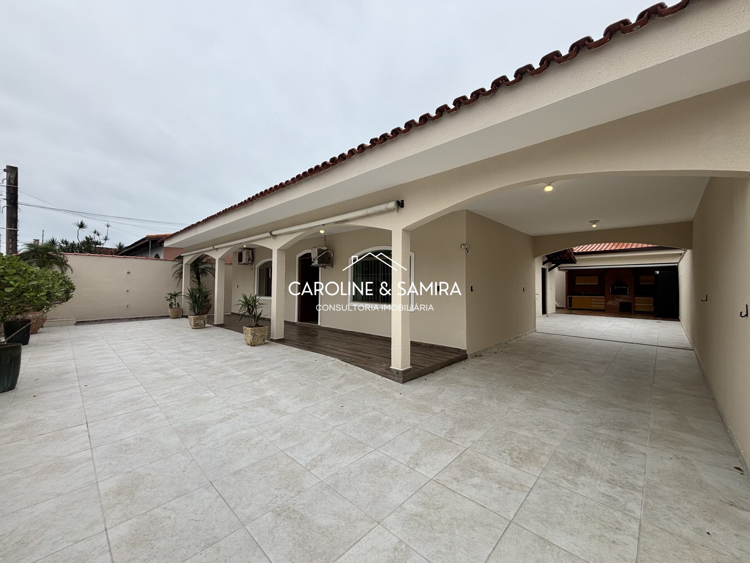 CASA TÉRREA A 300M DO MAR COM 3 SUÍTES – CONVENTO VELHO